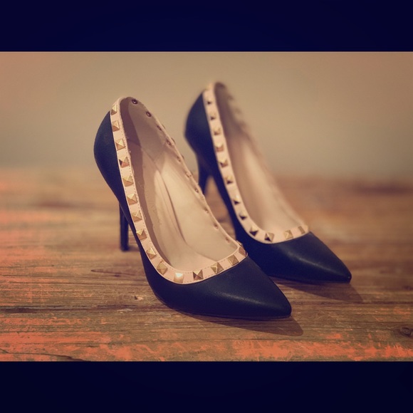 Wild Diva Shoes - Black Heels